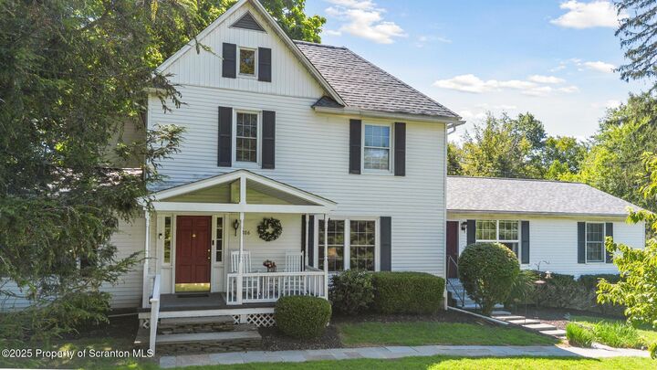Property Photo:  106 Waverly Road  PA 18414 