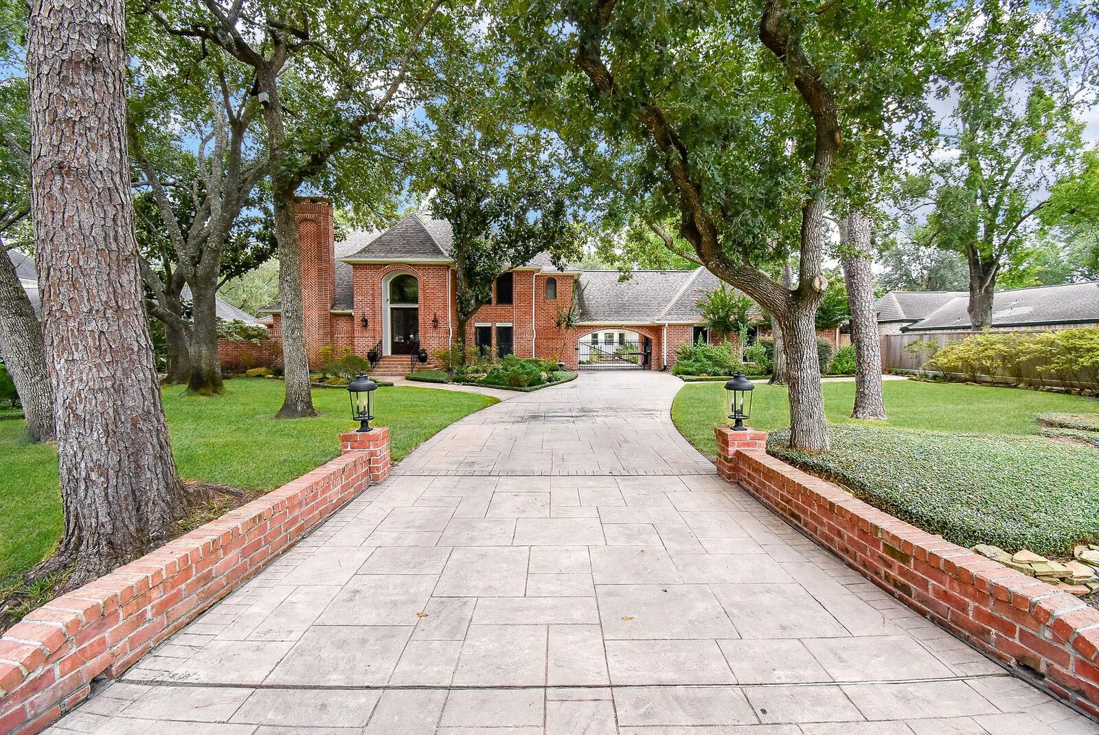 Property Photo: 513 Rancho Bauer Drive TX 77079