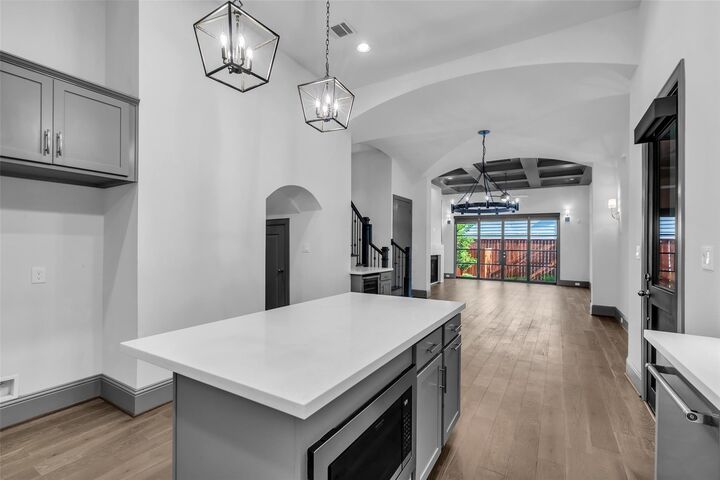 Property Photo:  1906 W 25th Street  TX 77008