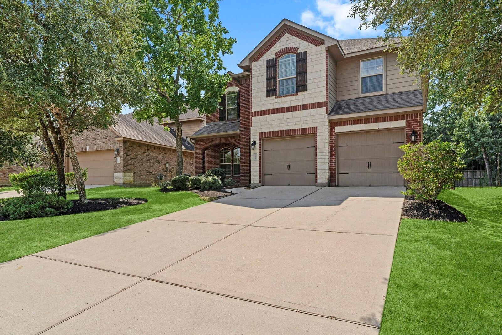 Property Photo:  154 Black Swan Place  TX 77354 