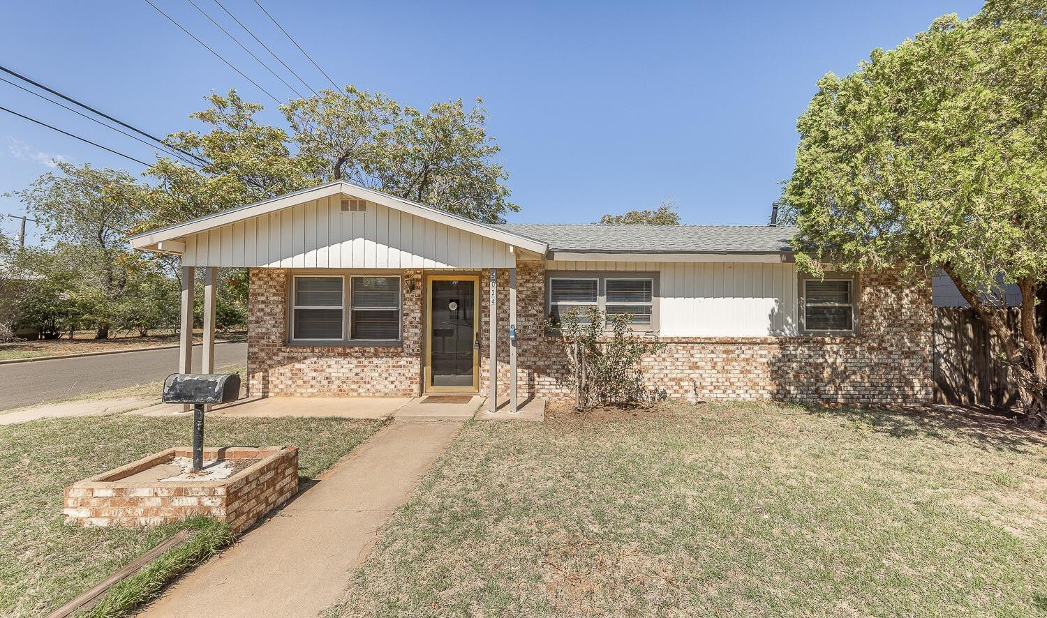 Property Photo:  5024 39th Street  TX 79414 