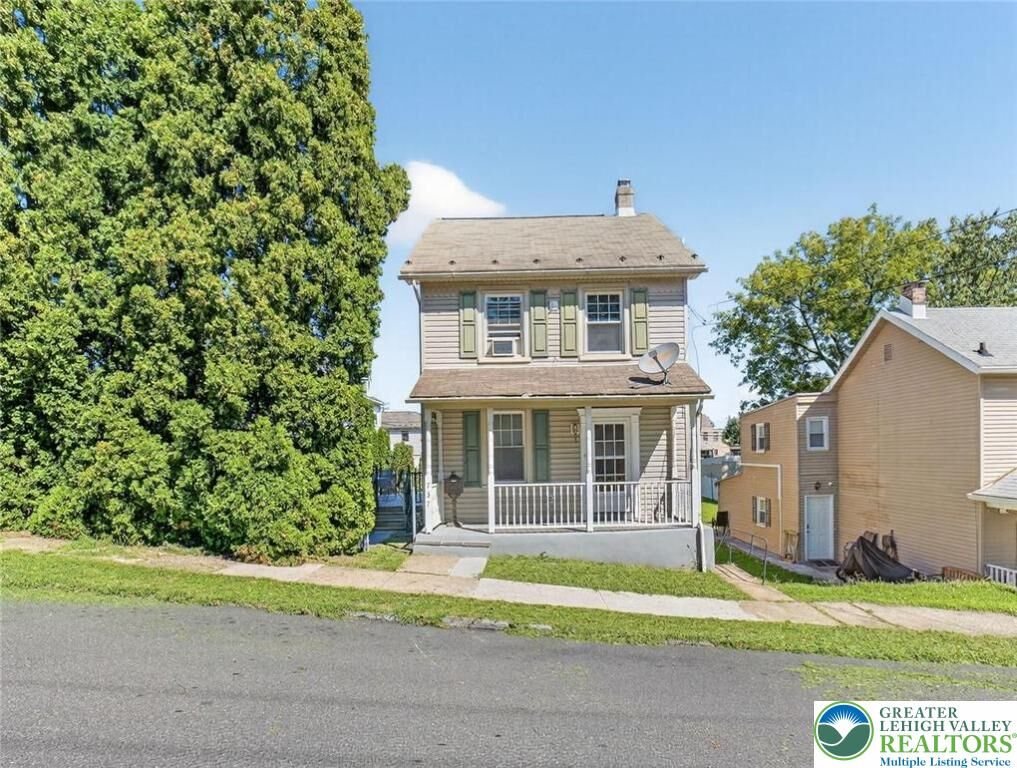 Property Photo: 737 W Lincoln Street PA 18042