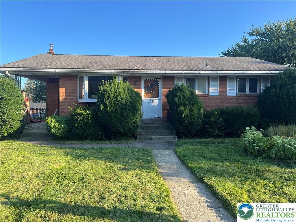 Property Photo: 1634 W Livingston Street PA 18102