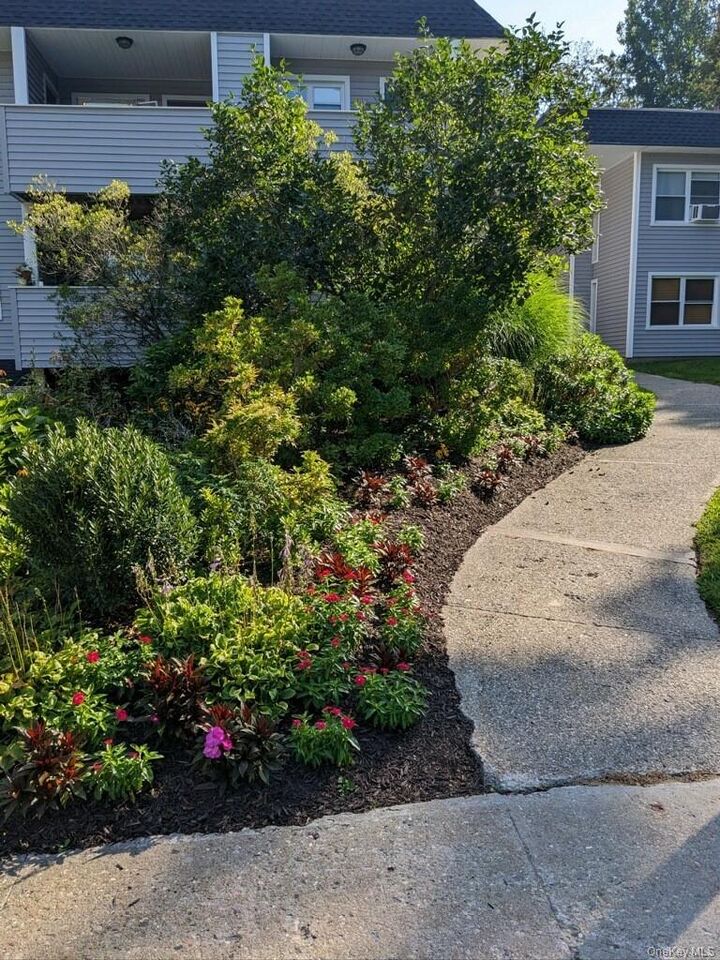 Property Photo: 10 Wild Oaks Road 202 NY 10526