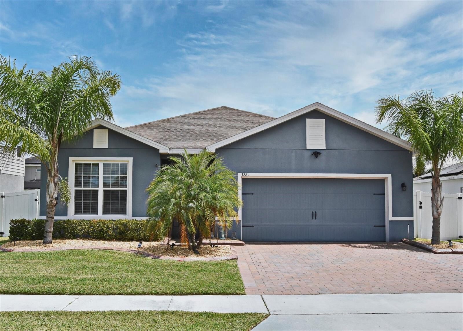 Property Photo: 3861 Hanworth Loop FL 32773