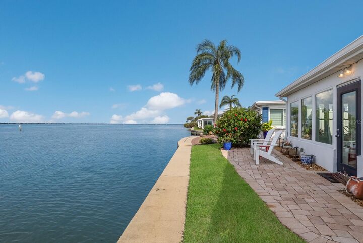 Property Photo: 957 Spanish Drive N FL 34228