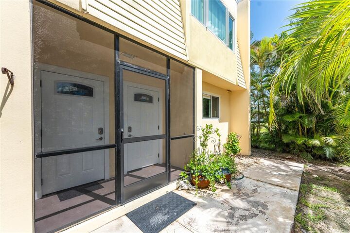 Property Photo: 1020 W Marion Avenue 42 FL 33950