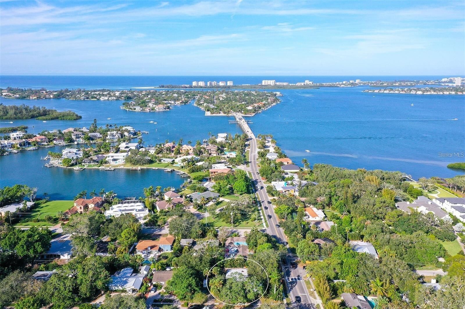 Property Photo: 3500 Flores Avenue FL 34239