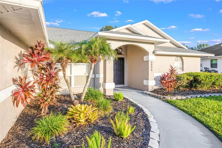 5495 Cynthia Lane  Sarasota FL 34235 photo