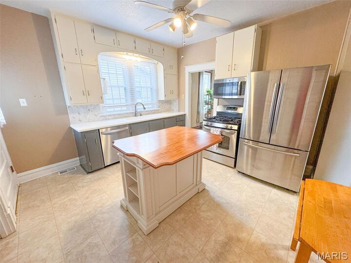 Property Photo: 1405 Olive Street IL 62249