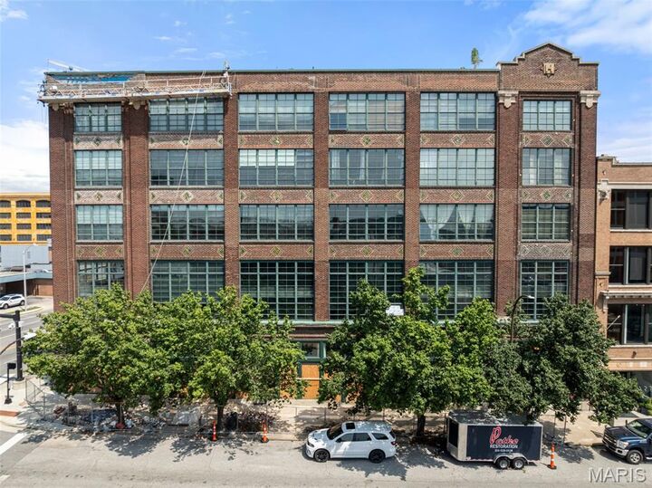 Property Photo: 2323 Locust Street 212 MO 63103