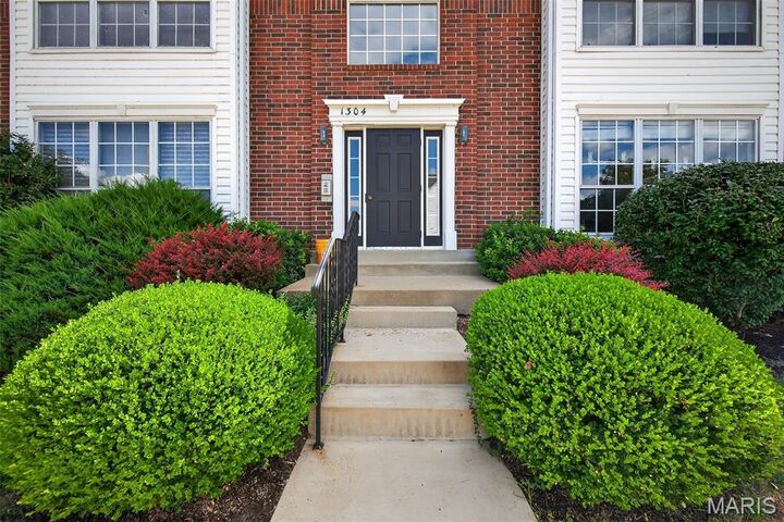Property Photo: 1304 Crossings Court C MO 63021