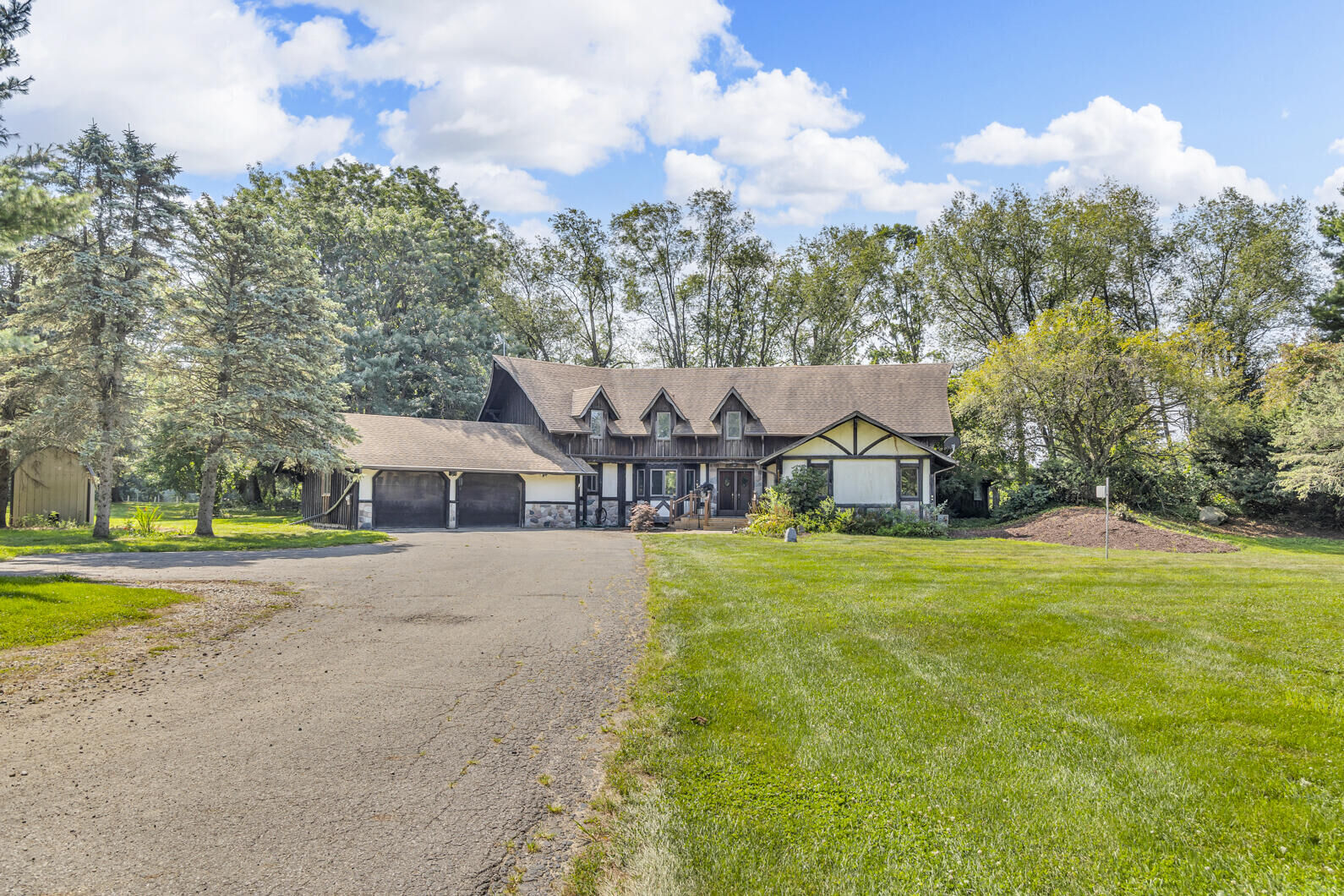 Property Photo: 26290 E M-60 MI 49245