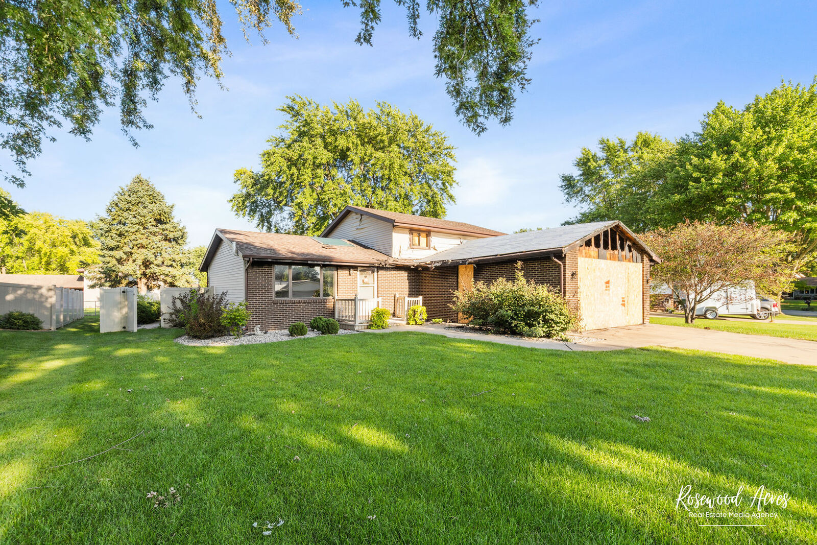 Property Photo: 1008 Mallard Drive IL 60915