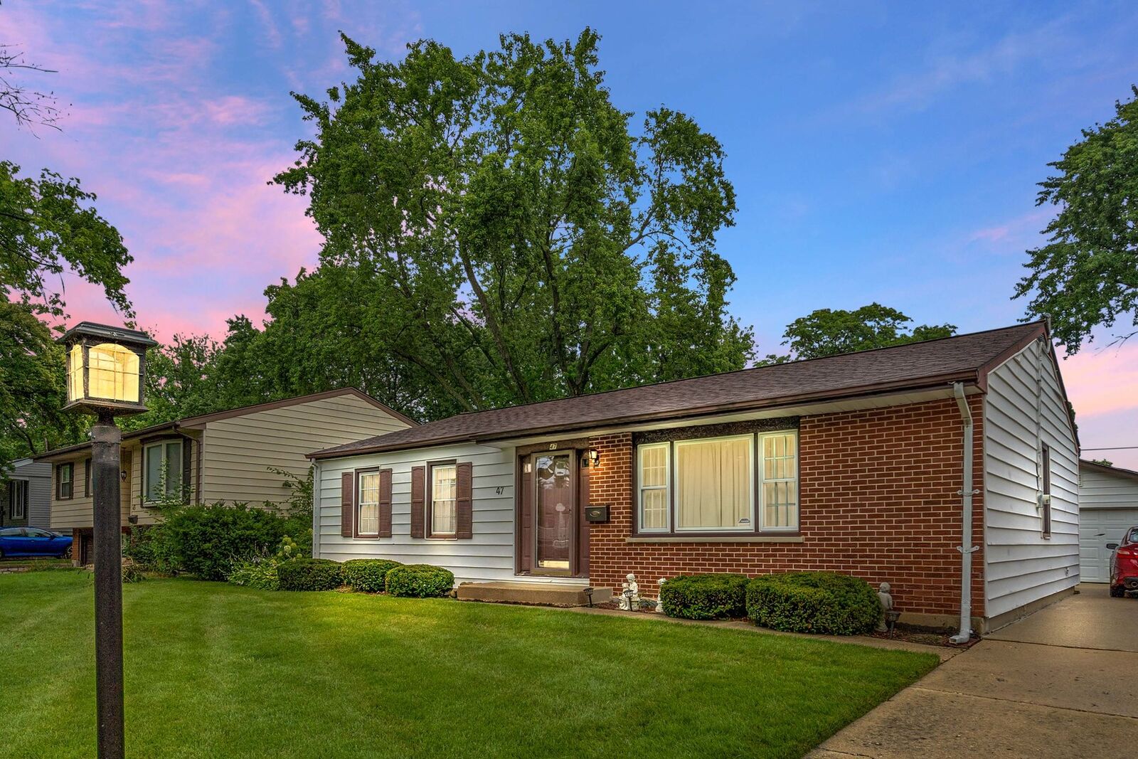 Property Photo:  47 Willow Trail  IL 60090 