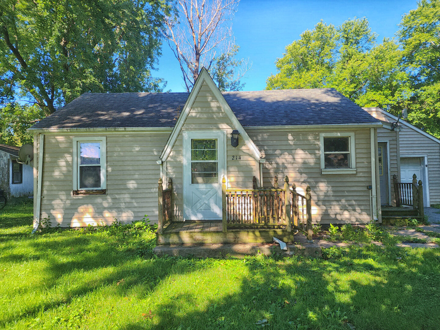Property Photo: 214 S Lansdale IL 60959