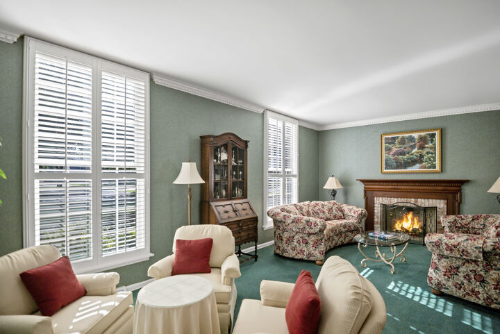 Property Photo: 1708 S Fernandez Avenue IL 60005