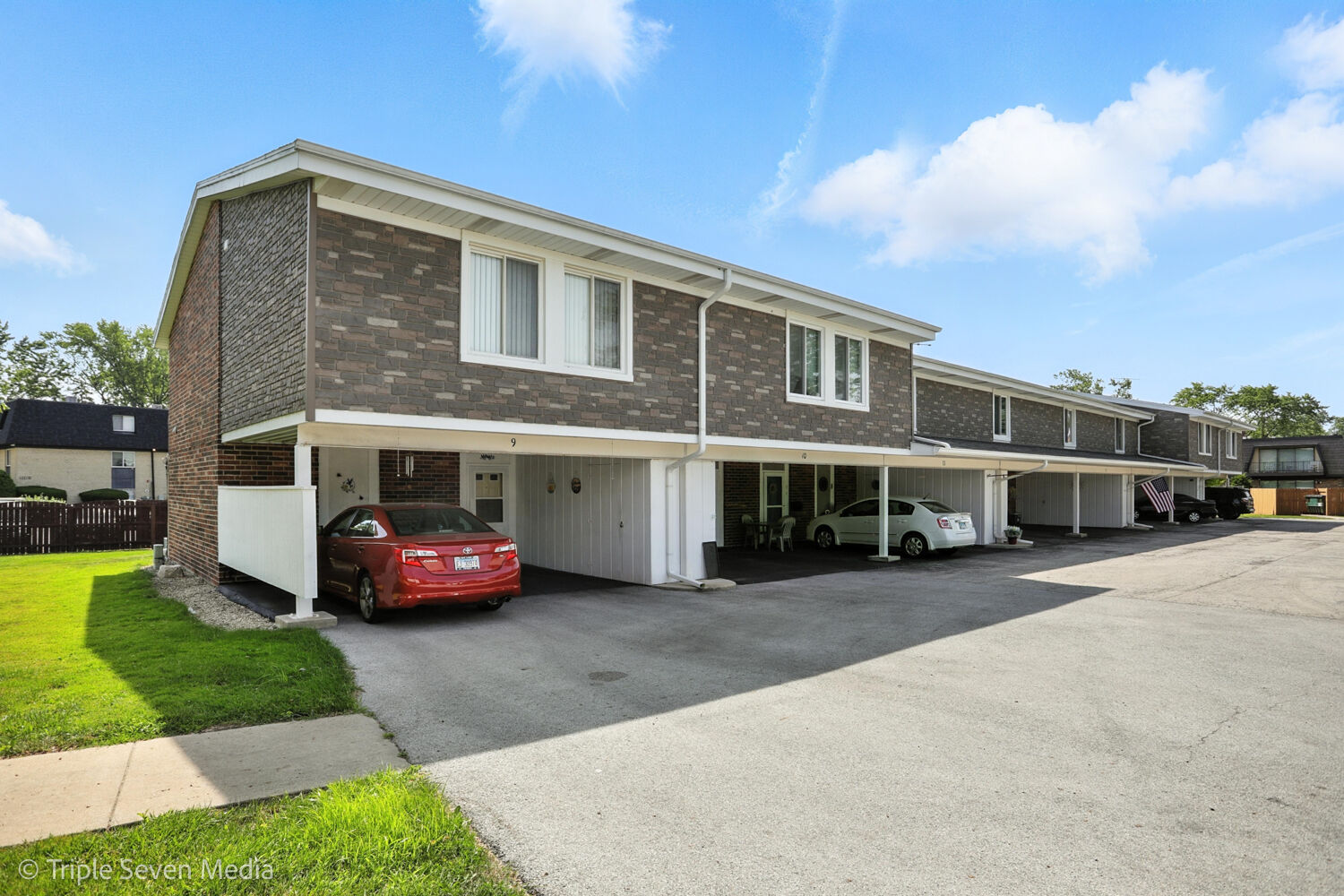 Property Photo:  10 Cour Masson  IL 60465 