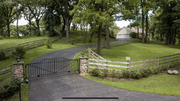 Property Photo:  160J Bateman Road  IL 60010 
