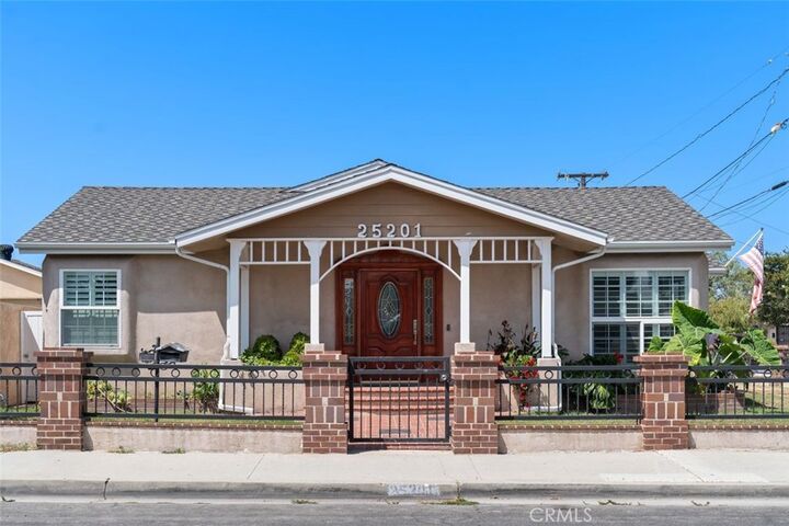 Property Photo: 25201 Walnut St CA 90717