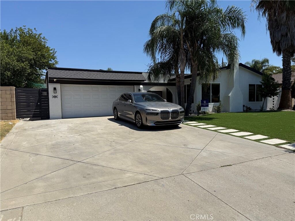 Property Photo: 9610 Rudnick Avenue CA 91311