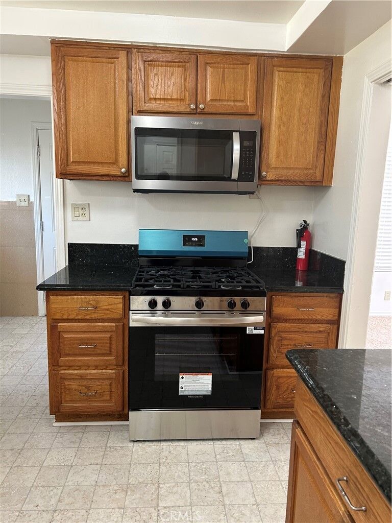 Property Photo:  1411 W Avenue H9  CA 93534 