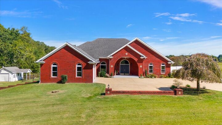 Property Photo:  140 Tyler Ct W  TN 38468 