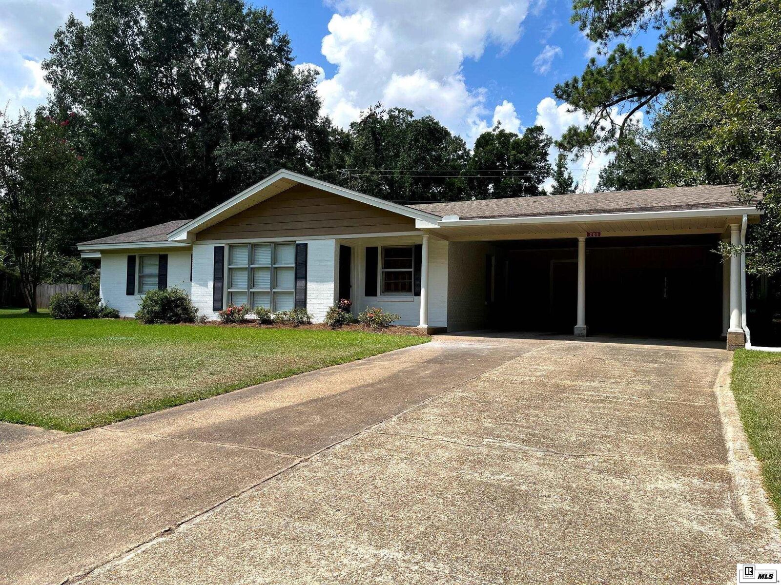 Property Photo:  205 Frederick Street  LA 71220 