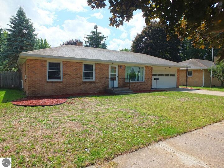 Property Photo: 816 E Chapin Street MI 49601