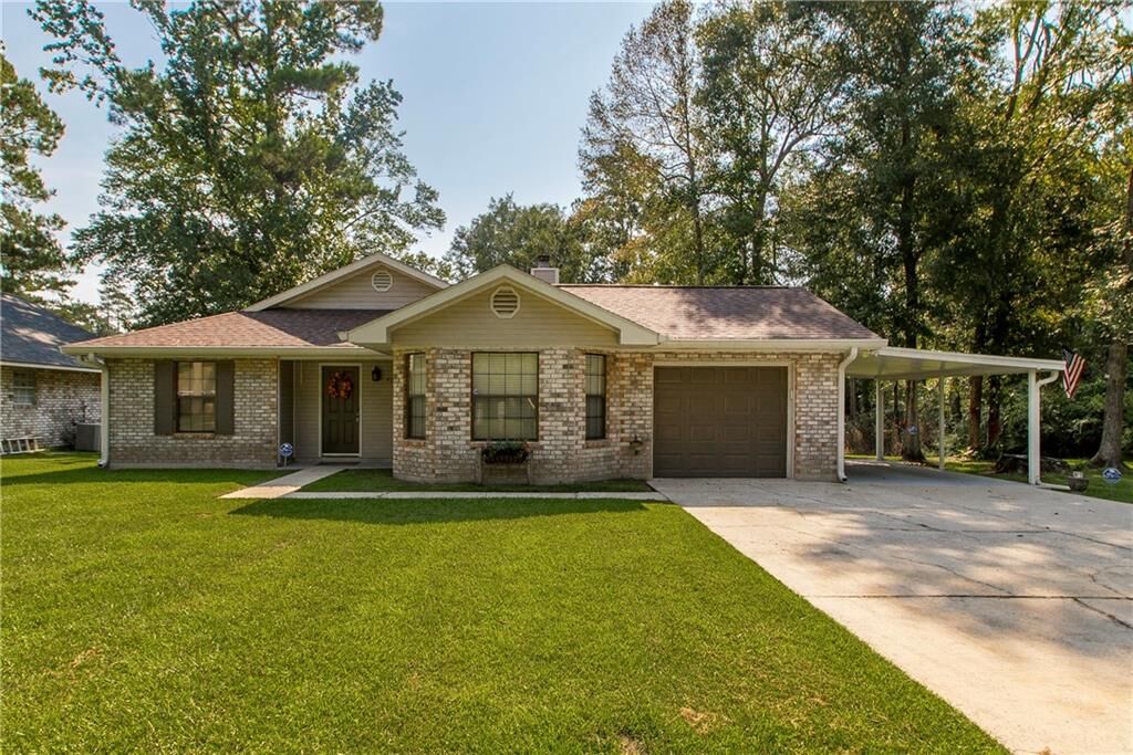 Property Photo: 42106 Cottonwood Drive LA 70403