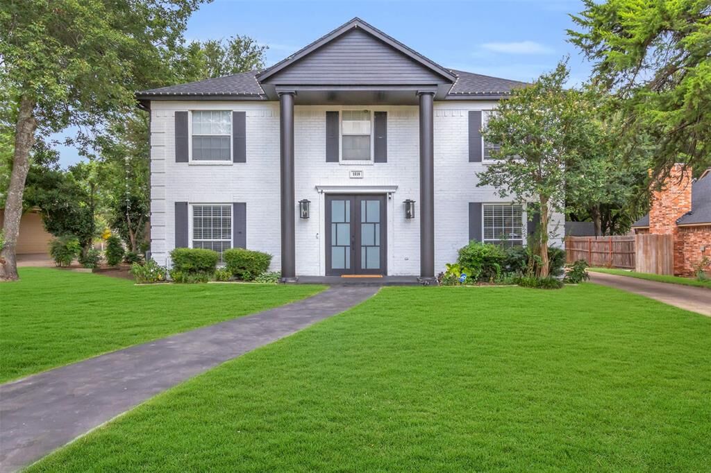 Property Photo:  1518 Valerie Drive  TX 75104 