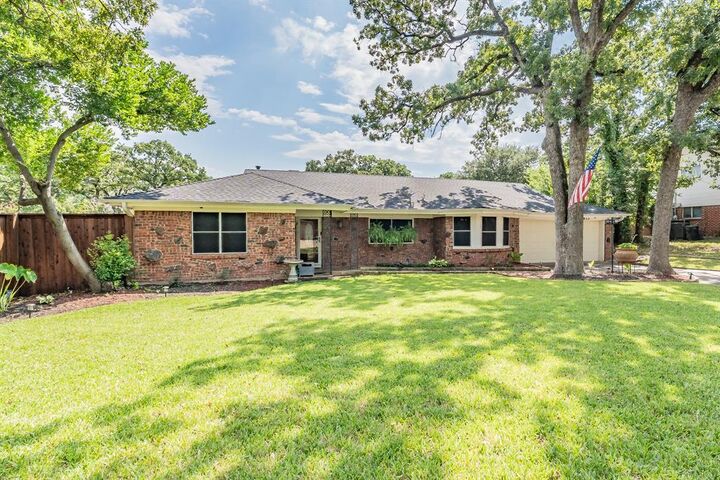 833 W Cheryl Avenue  Hurst TX 76053 photo