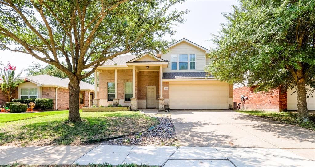 Property Photo: 1001 Acacia Drive TX 75409