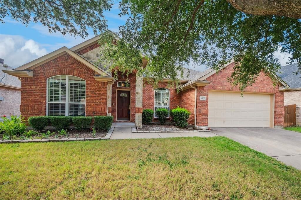 Property Photo: 5827 Sunny Meadow Lane TX 75052