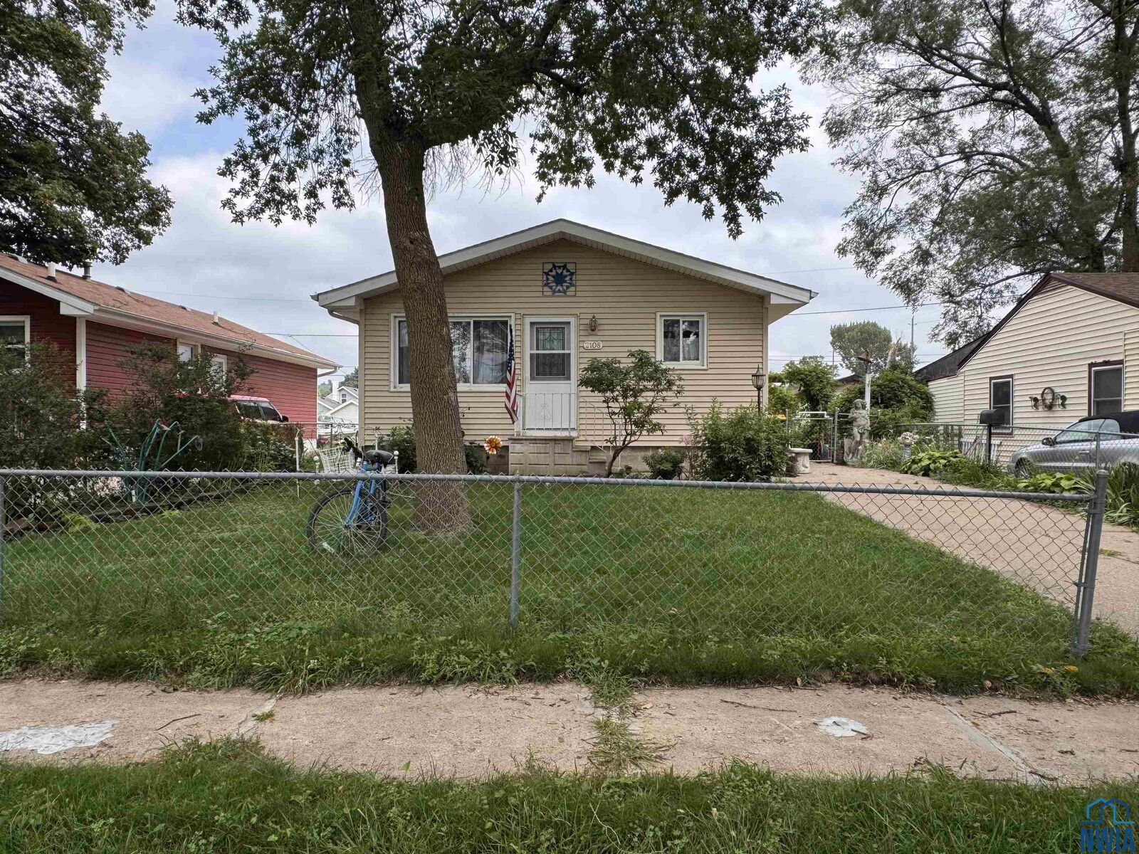 Property Photo: 2108 Roosevelt St IA 51109