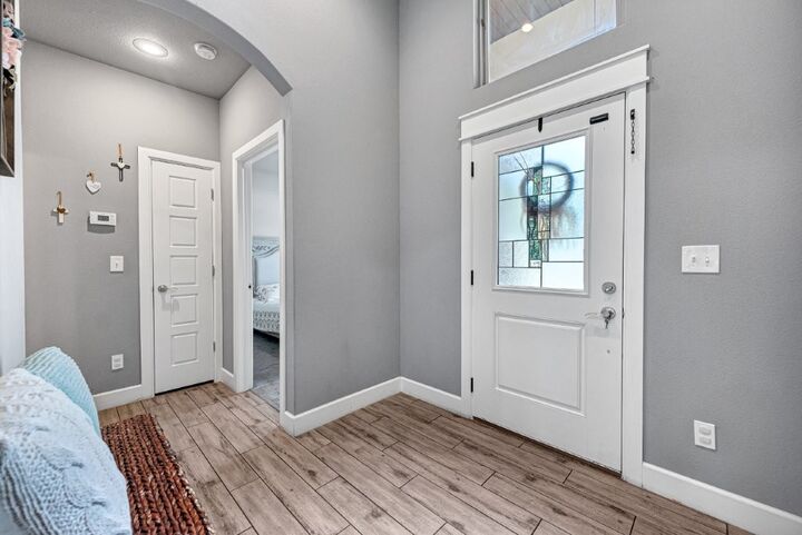 Property Photo: 122 E Glendale Lane AR 72758