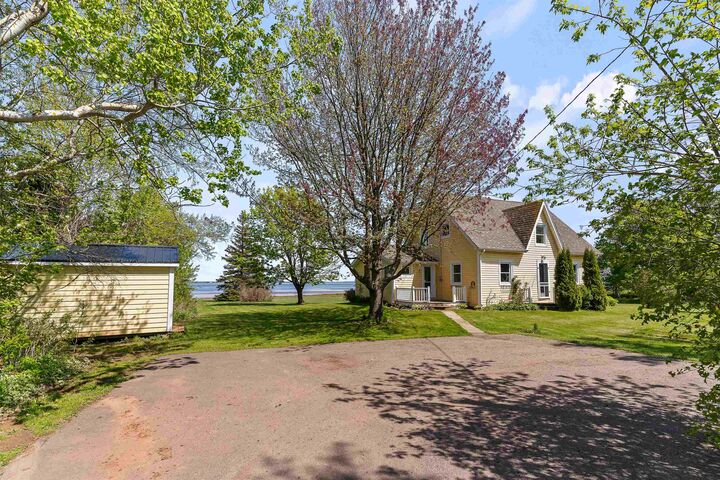 Property Photo: 922 Belmont Road PE C0B 1T0