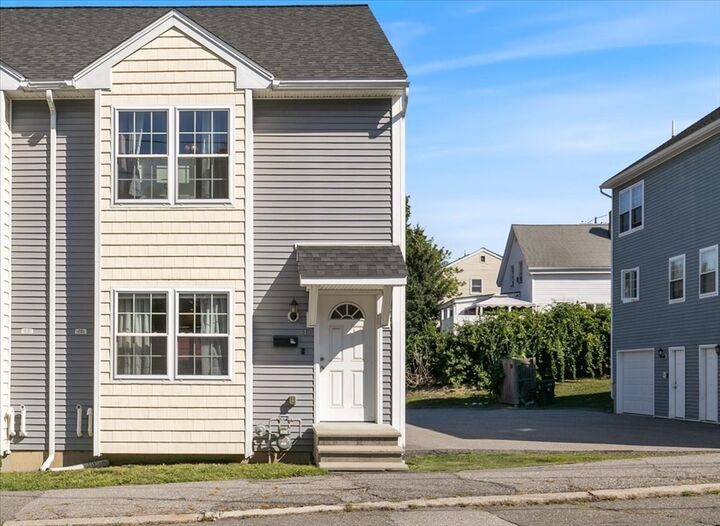 Property Photo: 47 Charles St 4 MA 01830