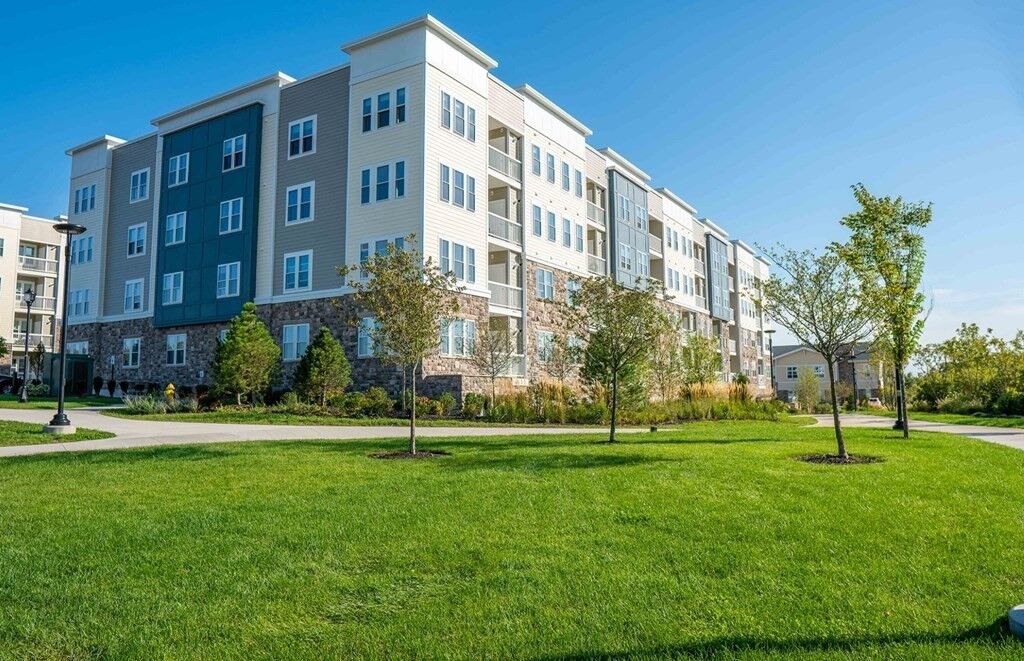 Property Photo:  2 Stratton Drive 108  MA 01801 
