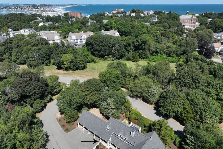 Property Photo:  1 Gatehouse Ln 1  MA 02045 