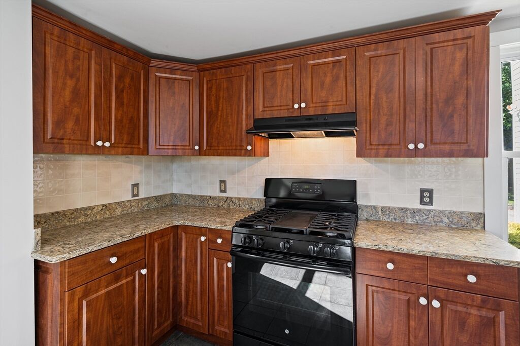 Property Photo:  8 Fort Ln 8  MA 02026 