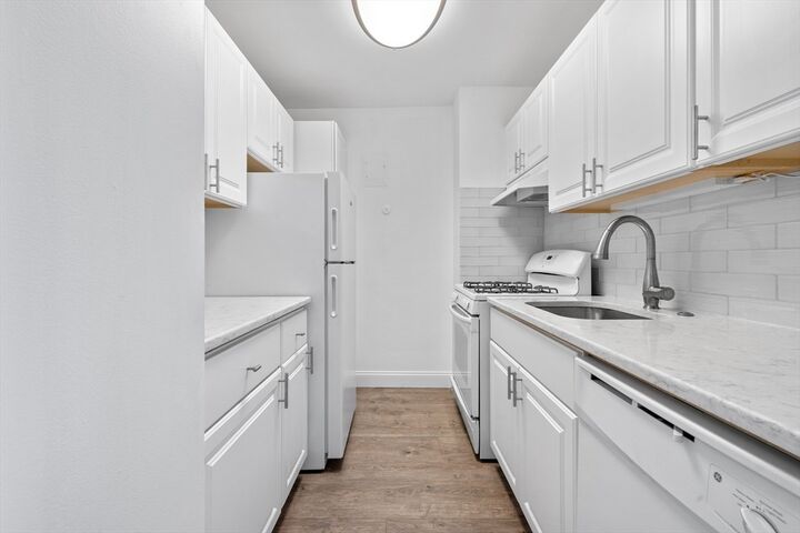 Property Photo:  151 Tremont St 6H  MA 02111 