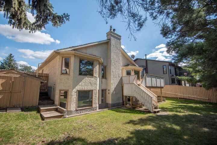 Property Photo: 86 Dobler Avenue AB T4R 1X3