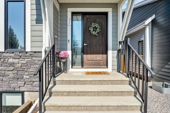 Property Photo:  24 Darcy Boulevard  AB T1S 5S7 