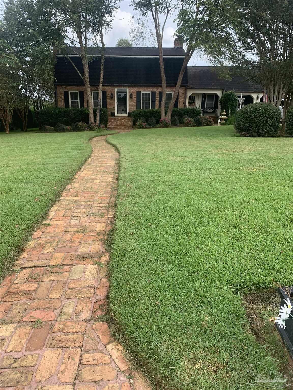 Property Photo:  8892 Scenic Hills Dr  FL 32514 