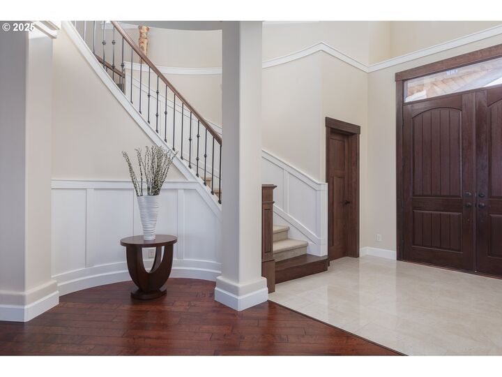 Property Photo: 5355 Haystack Dr OR 97149