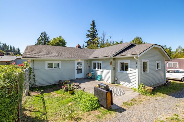 Property Photo: 3817 E Sunset Drive WA 98226