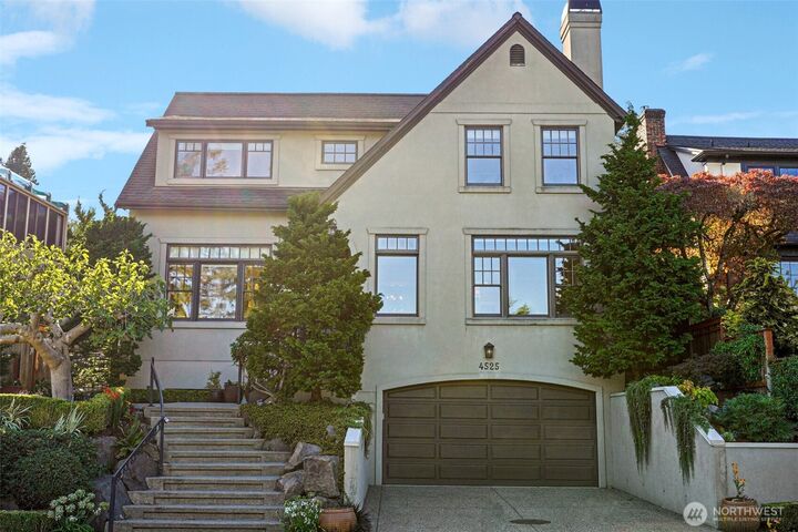 Property Photo: 4525 55th Avenue NE WA 98105