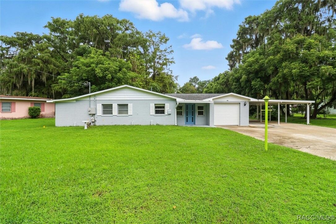 Property Photo: 1940 S Mooring Drive FL 34450