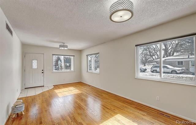 Property Photo: 5642 Weddel Street MI 48125